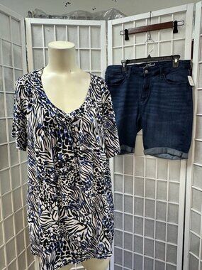 Universal Thread,Blue Denim Shorts+Casual Multicolor V Neck Blouse Set,Sz XL.!